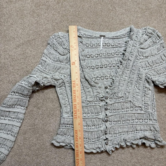 Free People Cardigan Womens Large Gray Ruffle Knit Button Front Boho Cropped - Picture 7 of 10